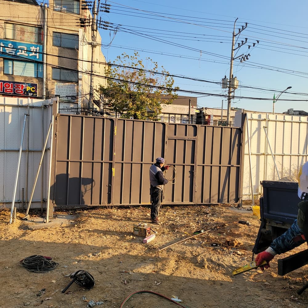 양개도어 설치 작업